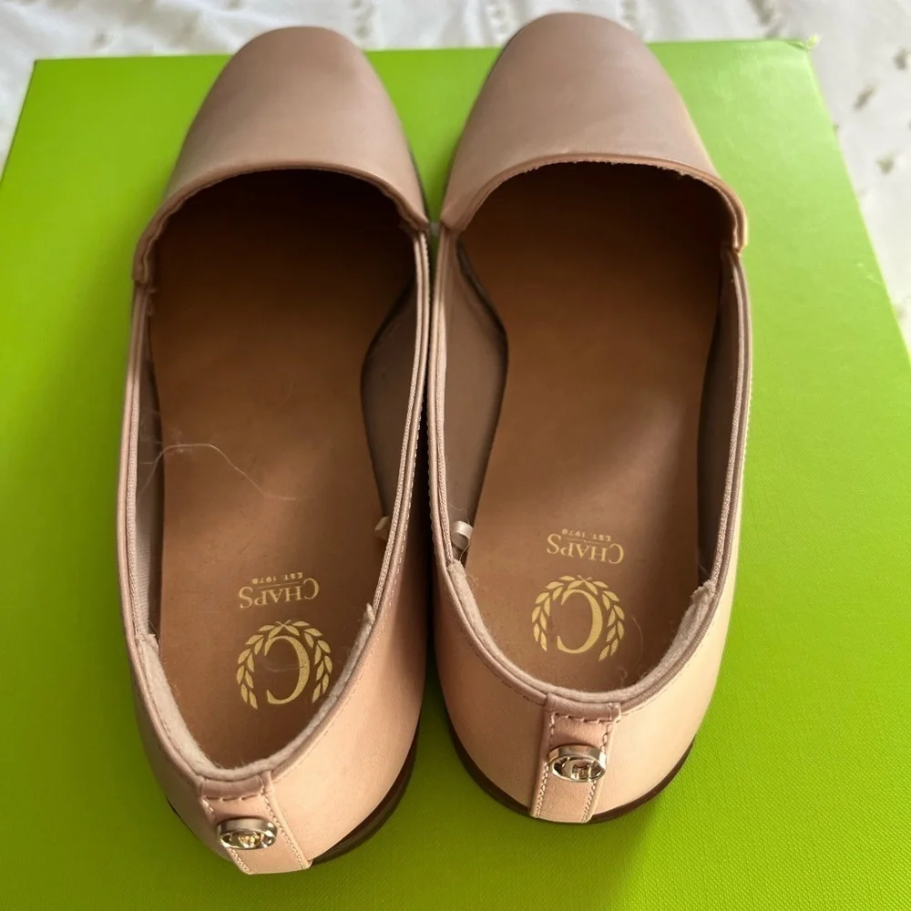 Chaps Women's Ameillia Faux Leather Loafers Size 10 NWOT Neutral Minimalist Chic